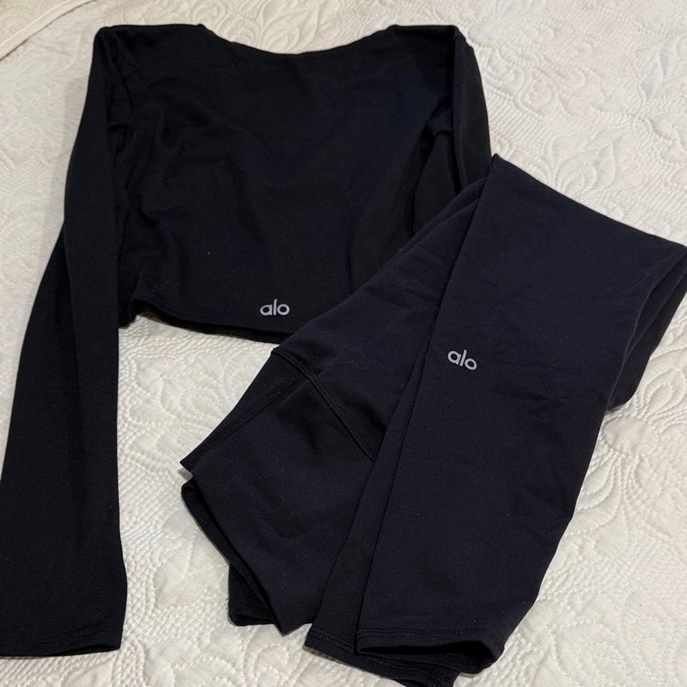 ALO Yoga Black Leggings and Long Sleeve Crop Top Set